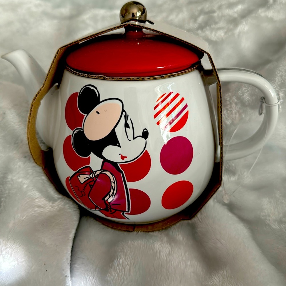 Walt Disney World from Epcot/France, mini teapot/cup